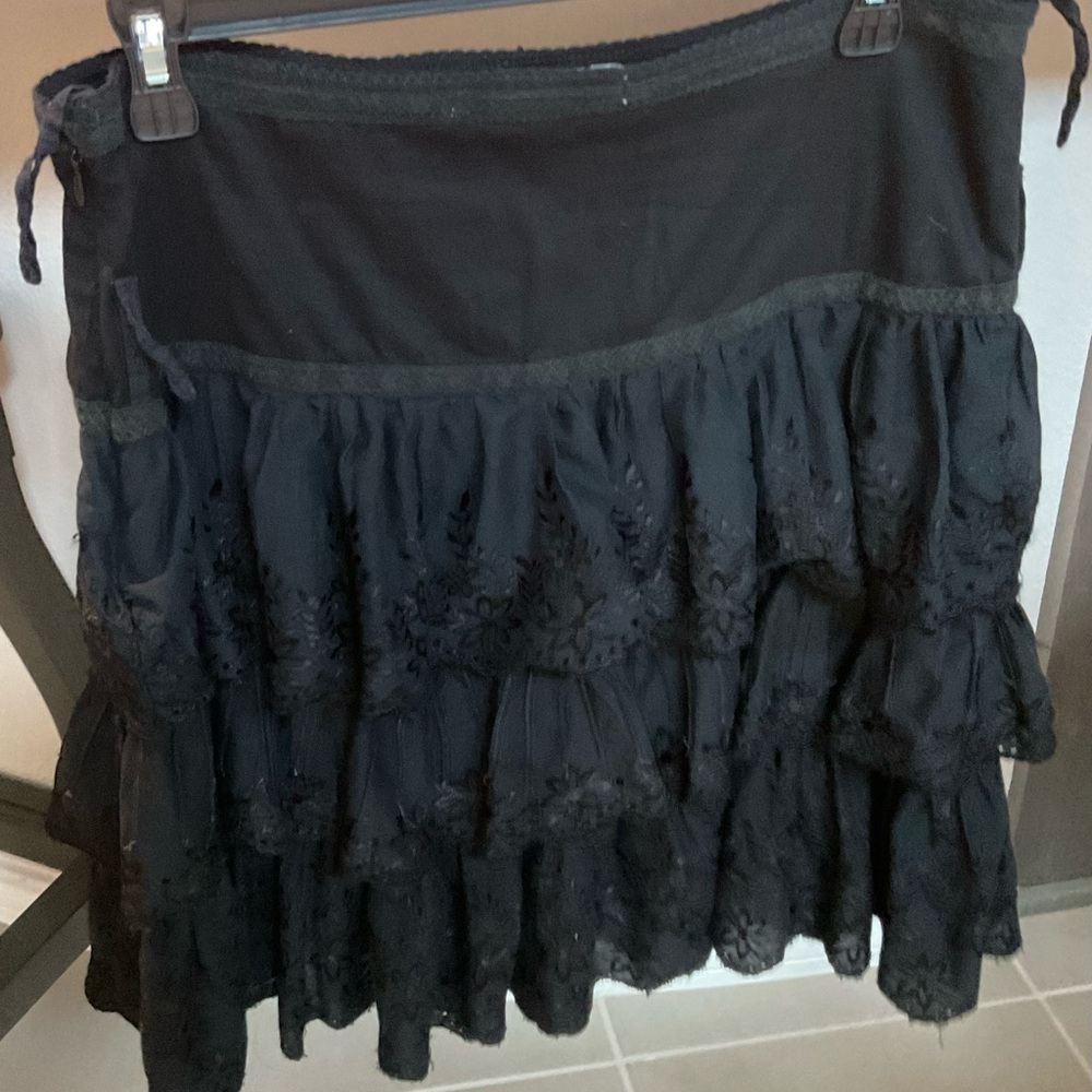 ZARA Sz M Embroidered Ruffle Skirt
